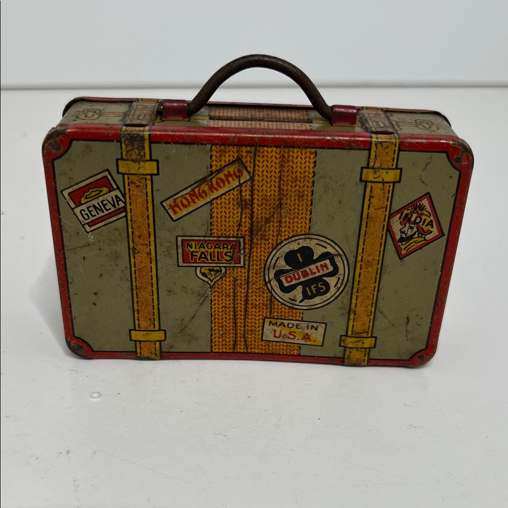 Louis Marx & Co. tin lithograph suitcase savings bank Vintage 1940